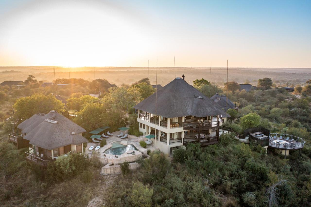 Makumu Private Game Lodge *